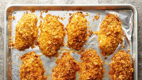 My family gobbled up Sarah Caron's  Crunchy Chicken Drumsticks , so I adapted the recipe for these chicken breasts. Chicken Parm Baked, Unfried Chicken, Crunchy Baked Chicken, Panko Crusted Chicken, Crispy Cheddar Chicken, Cheesy Baked Chicken, Baked Chicken Breasts, Corn Flake, Crunchy Chicken