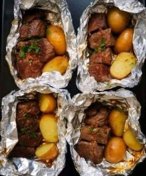 Ina Garten 🥧🍜 | My family begs me to make this Garlic Steak & Potato Foil Packets 🥩🥔 recipe every week, and the best part is that it's so easy | Facebook Potato Foil Packets, Steak Foil Packets, Foil Packet Potatoes, Steak And Potatoes, Garlic Steak, Steak Potatoes, Meat And Potatoes, Foil Dinners, Foil Pack Meals