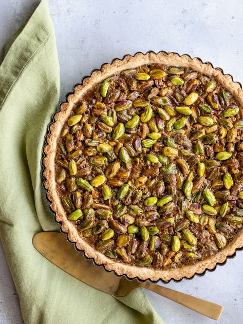 Pistachio Tart Crust, Nut Tarts Recipe, Nut Dessert Recipes, Food Campaign, Pistachio Pie, Nut Tart, Nut Pie, Pistachio Tart, Pistachio Nut