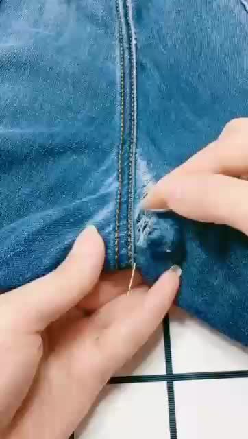 Accept Tips Menjahit, Projek Menjahit, Diy Clothes Hacks, Clothes Organization Diy, Sew Ins, Sewing Tutorials Clothes, Seni Dan Kraf, Diy Fashion Hacks, Costura Diy