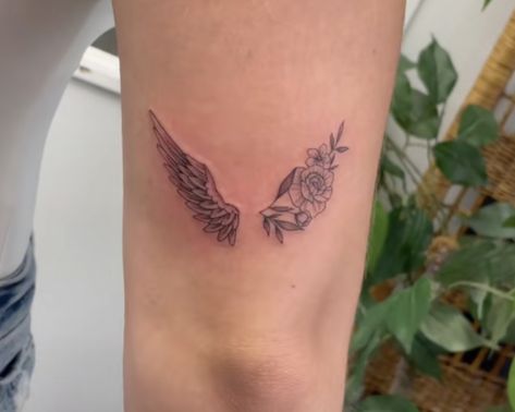 Angel Wings Rose Tattoo, Butterfly Wing Tattoo, Wing Tattoos On Back, Side Hip Tattoos, Floral Thigh Tattoos, Small Rose Tattoo, Remembrance Tattoos, Tatuaje A Color, Dope Tattoos For Women