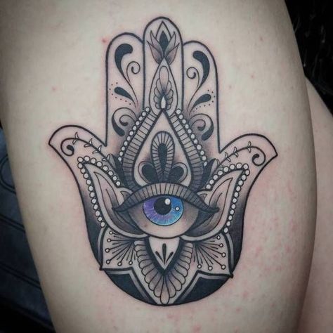 Hamsa Hand Tattoo Design, Hamsa Tattoo Placement, Geometric Hamsa Tattoo, Hamsa Tattoo Meaning, Fatima Hand Tattoo, Hand Tattoo Design, Eye Tattoo Meaning, Hamsa Tattoo Design, Herren Hand Tattoos