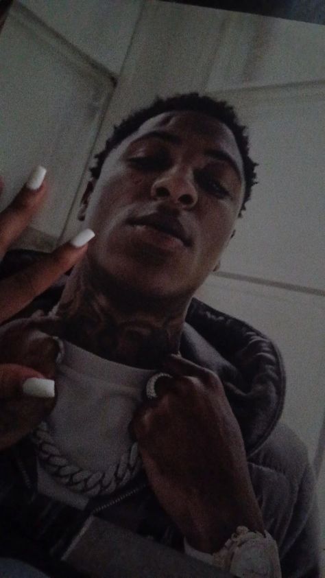 Young Slo Be Rapper, Nba Youngboy Old Pictures, Nba Youngboy 2022, Nba Youngboy Ig Live, Nba Youngboy Performing, Nba Youngboy 2022 Pictures, Best Rapper Ever, Nba Outfit, Cute Rappers