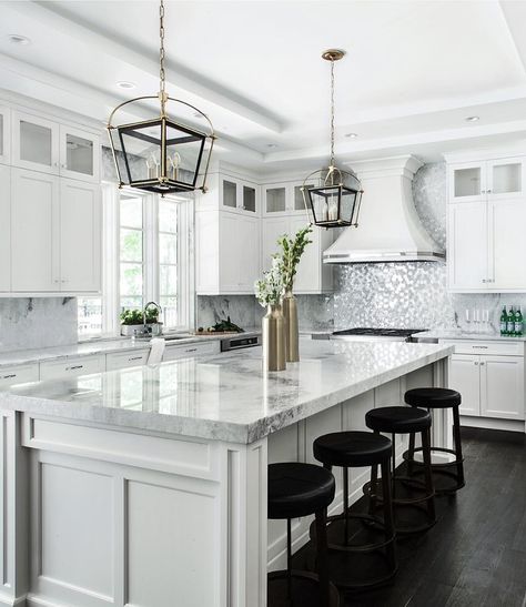 Flip or Flop's Christina Shares Her Brilliant Hack For Getting Expensive Kitchen Backsplash on a Budget Interior Boho, Kabinet Dapur, Smart Tiles, Kitchen Cabinets Decor, Kitchen Cabinets Makeover, Classic Kitchen, Marble Counter, White Kitchen Design, Transitional Kitchen