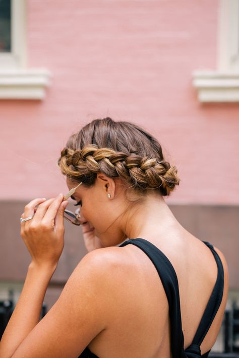 Gal Meets Glam Two Braids, One Way - Crown braid courtesy of TRESemmé Halo Hair, Crown Braid, Gal Meets Glam, Braided Bun, Braided Hair, Penteado Cabelo Curto, Trending Hairstyles, French Braid, Hair Envy