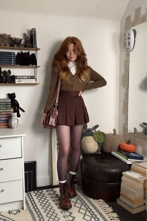 amberfawnby on LTK Skirts And Boots, Light Academia Fashion, Hm Outfits, Chic Fall Outfit, Academia Aesthetic Outfit, Autumn Outfit Ideas, Dark Academia Outfits, Cosy Autumn, Academia Outfits