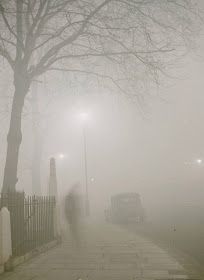 vintage everyday: Photos of the London Smog Disaster of 1952 Smog Aesthetic, Deserted Places, Everyday Photos, Foggy Night, London History, Vintage Everyday, Viking History, Graphic Inspiration, Old Street