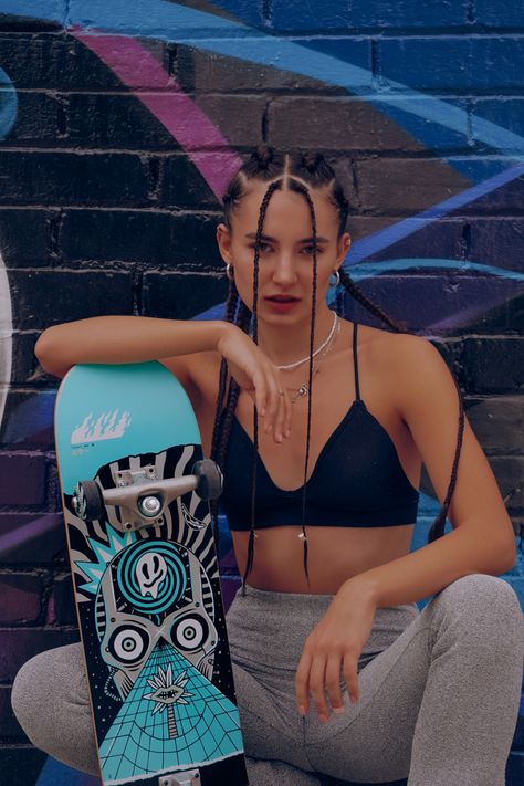 Skateboard Clothing Aesthetic, Skateboarding Photoshoot, Skateboard Poses, Skateboard Photoshoot, Skatepark Photoshoot, Skate Photoshoot, Skater Photoshoot, Skater Photos, Aesthetic Skater