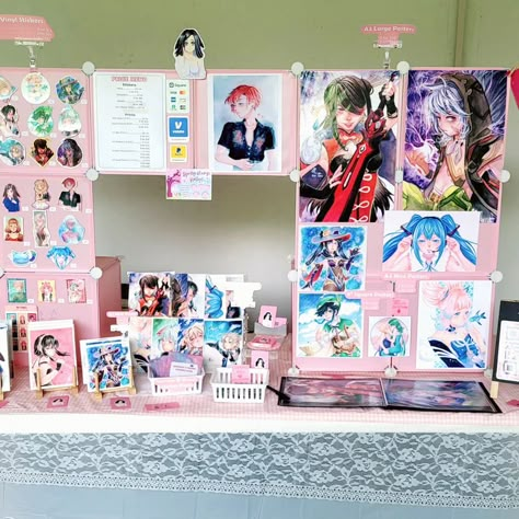 Here is where to find me at Daigakusai! 👀 Walk through the courtyard and turn left, then follow along the artist alley until you find my table on the right at #11 🌟 🎈 Spring-themed Stamp Rally: After getting a stamp from me, look for other artists who have pink balloons hanging from their displays! Thank you so much to @utajcs for having me! 💖🙏🏼 #artistalley #artistalleytable #artistalleybooth #conventionartist #texasartist #cutestickers #daigakusai2024 #springfestival #japaneseevent #jap... Artist Alley Tip Jar, Artists Alley Display, Artist Alley Display, Artist Alley Booth, Artist Alley Table, Art Booth, Merch Ideas, Tip Jars, Texas Artist