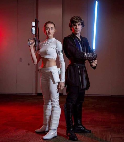 Star Wars Padme Costume, Star Wars Couple Costume, Spookie Season, Starwars Cosplay, Disfraz Star Wars, Star Wars Halloween Costumes, Star Wars Couples, Cute Couples Costumes, Cosplay Couple