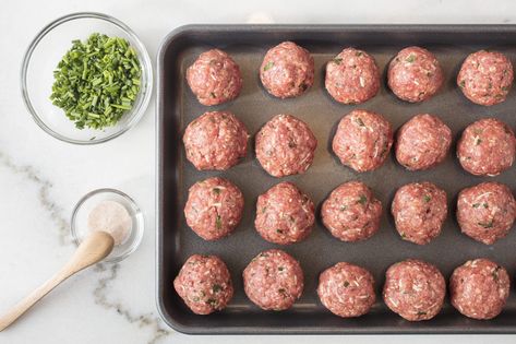 Freeze Meatballs, Freezing Meatballs, Quick Meatballs, Homemade Meatballs Easy, Meatball Dishes, Baked Pasta Dishes, Grape Jelly Meatballs, Chicken Meatball Recipes, How To Cook Meatballs