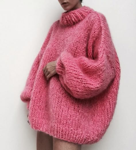 Strikkeopskrift Oversize Sweater, 가을 패션, Knit Fashion, Knitting Inspiration, Pink Sweater, Ladies Day, Jumpers For Women, Crochet Clothes, Chunky Knit