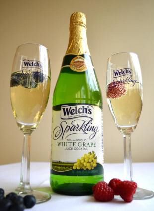 Welches Sparkling Juice, Sparkling Juice Non Alcoholic, Picnic Core, New Years Party Themes, Peach Bellini Cocktail, Sparkling Grape Juice, Birthday 13, Cocktail Juice, Sparkling Juice