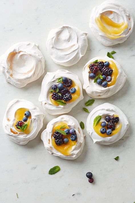 Pavlova Is the Showstopping Dessert Your Menu Needs—Here's How to Make It Australian Pavlova, Pavlova Toppings, Pavlova Recipe, Sweet Tarts, Lemon Blueberry, Lemon Curd, Pavlova, Just Desserts, Whipped Cream