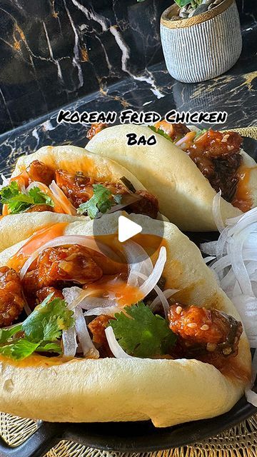 Chicken Steam Buns Recipe, Korean Fried Chicken Bao, Snacky Lunches, Bao Chicken, Bao Buns Recipe, Fried Chicken Sauce, Bao Recipe, Steam Buns Recipe, Chicken Buns