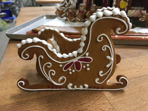 Gingerbread Santa Sleigh, Gingerbread Sleigh Template, Gingerbread Sleigh Ideas, Gingerbread Sleigh, Gingerbread House Cookies, Gingerbread House Designs, All Things Gingerbread, Candy House, Gingerbread Crafts