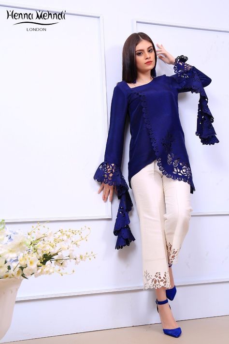 Designer Dresses Indian Fashion Weeks, Designer Dresses Indian Salwar Kameez, Dress Designs For Girls, New Kurti Designs, Girls Party Wear, New Kurti, Dresses For, Pakistani Fashion Casual, Indian Salwar Kameez