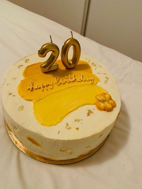 20th Birthday Aesthetic Ideas, 20years Birthday, 20 Years Birthday Cake, 20th Birthday Cake Aesthetic, 20th Birthday Cake, Delicious Food Image, 20 Birthday Cake, Desert Ideas, Birthday Aesthetic