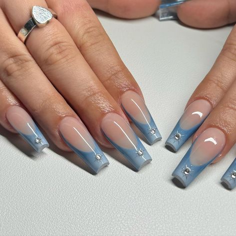 aura french tips 🫧 Different Blue French Tip Nails, French Tip Air Brush Nails, Blue Tip Acrylics, French Aura Nails, Aura French Nails, Airbrush French Tip Nails, Aura Acrylic Nails, Aura French Tip Nails, Aura Nails Blue