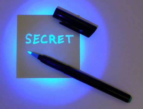 Invisible Ink Pen Invisible Ink Pen, Glow Stick Valentine, Blacklight Party, Invisible Ink, Magic Tattoo, Neon Painting, Glow Party, Unique Invitations, Glow Sticks