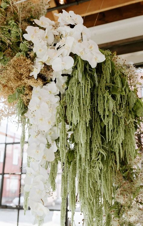 Indoor Wedding Ceremony Flowers, Monochromatic Wedding Flowers, Dried And Fresh Flowers Wedding, Wedding Floral Arrangements Ceremony, Moss Floral Arrangements, Floating Floral Arrangements, Colorblock Wedding, Grass Floral Arrangements, Burgundy And Green Wedding