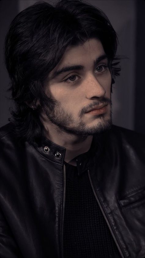 Zayn Malik Photoshoot, Zayn Malik Style, Night Club Aesthetic, Zayn Malik Photos, Zayn Malik Pics, Cool Album Covers, Antoine Griezmann, Stylish Boys, Zayn Malik