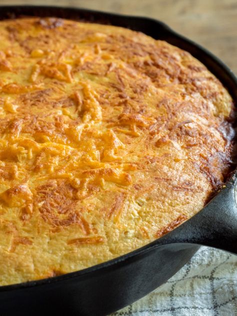 Skillet Chili Cornbread Pot Pie – 12 Tomatoes Cornbread Pot Pie, Chili Pot Pie, Cornbread Pie, Meat Casseroles, Skillet Chili, Dinner Skillet, Cornbread Skillet, Skillet Pie, Freezer Casseroles