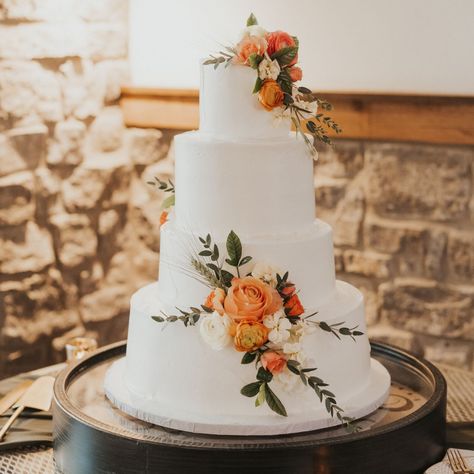 Enchanted Florist on Instagram: “As if this wedding cake wasn't beautiful enough, fresh orange florals added a bright touch of contrast! 🧡⁣ Photos by @twoandyonder” Orange Flower Wedding Cake, Wedding Cake With Orange Flowers, Teal Wedding Cake, Orange Wedding Cake, Chinoiserie Wedding, Green Wedding Cake, Floral Cake Topper, Enchanted Florist, Amazing Wedding Photos