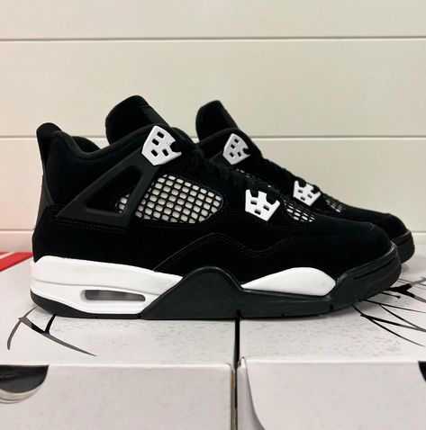 Jordan 4 Retro White Thunder (GS) FQ8213-001 Available size 7Y #jordan4 #jordan4whitethunder #whitethunder #jordan #jordan4s Thunder Jordans, Streetwear Luxury, Jordan 4 White, Jordan 4s, Jordan Shoes Retro, Shoes Retro, Jordan 4 Retro, Swag Shoes, Dream Shoes