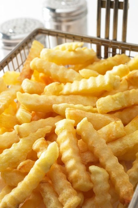 Crinkle Winkle... French Frie Seasoning, Potato Dinners, Freeze Potatoes, Potatoes Fries, Crinkle Fries, Food Fries, Mcdonald French Fries, Fries Chicken, Potato Appetizers