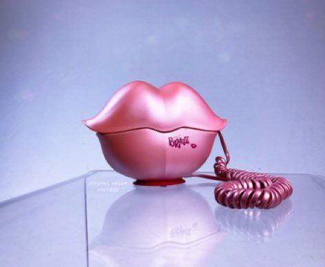 The Notorious J.O.V. on X: "thinking about the Bratz lip phone https://t.co/oKJaIEn9Pb" / X Bratz Phone, Bratz Lips, Lip Phone, Pink Bratz, Lips Phone, Wall Jack, The Bratz, Lips Design, Funky Rings