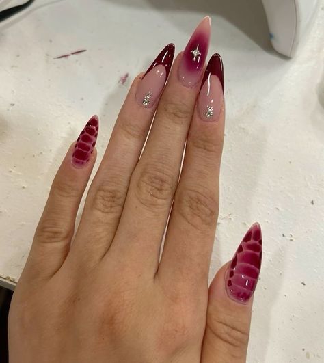 Rockstar Nails Acrylic, Rockstar Girlfriend Nails, Rockstar Gf Nails, Downtown Girl Nails, Rockstar Nails, Girl Rockstar, Maroon Nails, Grunge Nails, Soft Nails