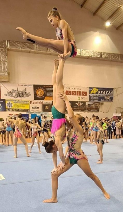 Acrobatic Gymnastics Trio, Acro Skills, Acro Poses, Acro Tricks, Dance Leos, Gymnastics Moves, Acro Gymnastics, Acrobatic Gymnastics, Rhythmic Gymnastics