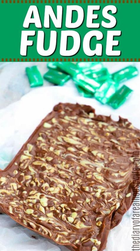 This Christmas Andes Mint Fudge is the BEST Christmas treat! I love this fudge. Andes Mint Recipes Christmas, Andes Mint Fudge Recipe, Andes Mint Fudge, Andes Mint Recipes, Mint Fudge Recipe, Fantastic Fudge, Peppermint Fudge Recipe, The Best Fudge, Mint Fudge