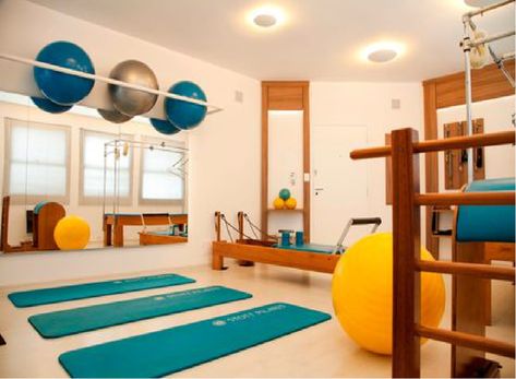 Physiotherapy Room, Yoga Room Design, Home Gym Basement, Home Spa Room, Medical Office Design, Physiotherapy Clinic, Gym Room At Home, Cabinet Medical, Home Gym Decor