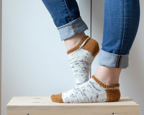 Step Up Your Sock Game: 11 Free Ankle Sock Knitting Patterns — Blog.NobleKnits Knitting Patterns Easy, Hand Dyed Sock Yarn, Unique Socks, Bed Socks, Sock Knitting, Ankle Sock, Hand Knit Socks, Sock Game, Sock Knitting Patterns