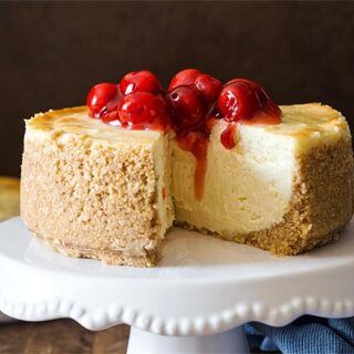 6 Inch Cheesecake, Small Cheesecake Recipe, 6 Inch Cheesecake Recipe, Cheesecake For Two, Small Cheesecakes, Homemade Strawberry Sauce, Small Batch Baking, Homemade Cheesecake, Dessert For Two