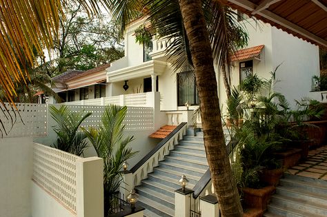 Villa in Goa Where Shah Rukh Khan & Alia Bhatt shot for Dear Zindagi | AD India Small House Design Kerala, Exotic Homes, Dear Zindagi, Traditional Houses, Tarun Tahiliani, High Walls, Shah Rukh Khan, Comfort Design, Bougainvillea