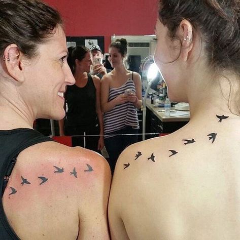 birds-flying-mother-daughter-celtic-symbols-shoulder-tattoos Mother Daughter Tat, Small Best Friend Tattoos, Women With Tattoos, Mom Daughter Tattoos, Matching Best Friend Tattoos, Daughter Tattoo, Bff Tattoos, Neck Tattoos, Friendship Tattoos