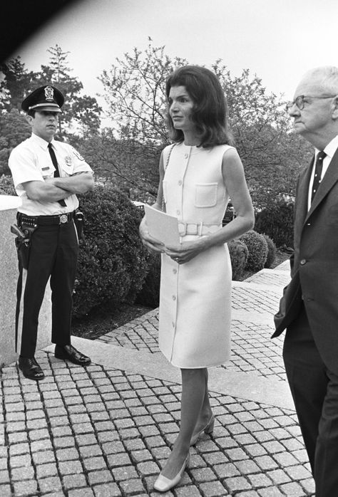 O, Jackie! Jacqueline Kennedy Onassis in the WWD Archives – WWD Nelly Outfits, Jackie Onassis Style, Jacqueline Bouvier, Aristotle Onassis, Jackie O Style, Jackie Onassis, Dramatic Classic, Norma Jeane, Gilded Age