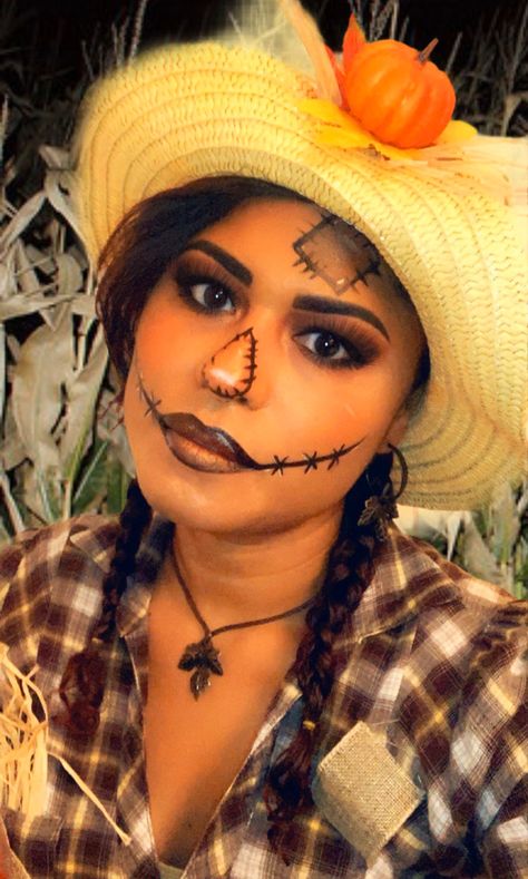 Female Scarecrow Costume, Scarecrow Makeup Pretty, Nerd Halloween Costumes, Scarecrow Halloween Makeup, Vintage Halloween Costumes, Halloween Costumes Scarecrow, Scary Scarecrow, Scarecrow Makeup, Devil Makeup