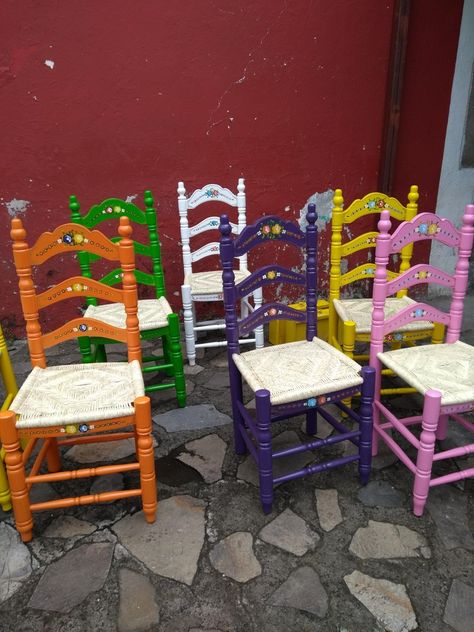 Silla de madera mexicana. Deco Vintage, Outdoor Chairs, Outdoor Furniture, Restaurant, Outdoor Decor, Furniture, Home Decor, Home Décor