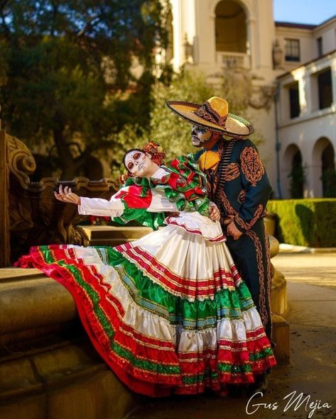 SadGirl Arie on Tumblr Mexican Dresses Traditional, Jalisco Dress, Folklorico Dresses, Outfit Mexicano, Folklore Fashion, Mexican Folklore, Traditional Mexican Dress, Ballet Folklorico, Quinceñera Dresses