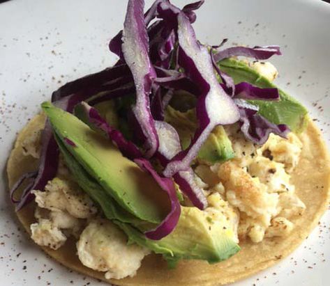 Breakfast Tostada, Lunches To Go, Metabolic Research Center, Mrc Recipes, Meal Prep Lunches, Metabolic Diet Recipes, Eggs Avocado, Quinoa Breakfast Bowl, Healthy Eggs