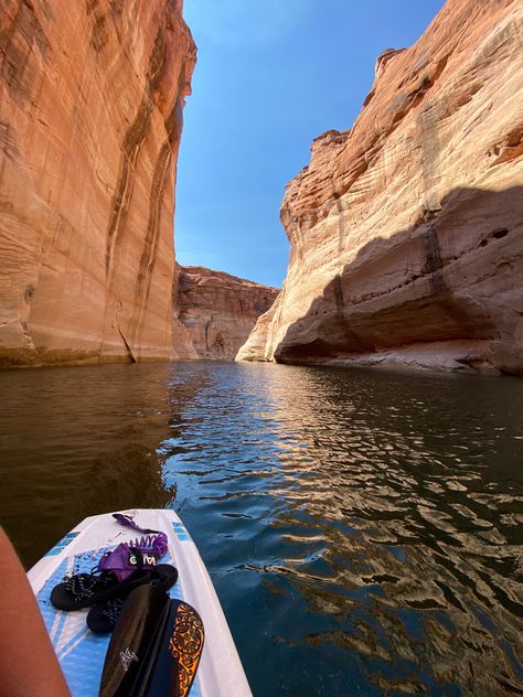 Lake Powell UT📍 Lake Powell Aesthetic, Powell Lake, Lake Powell Arizona, Crazy Places, Angeles Aesthetic, Traveling Lifestyle, Los Angeles Aesthetic, Adventure Aesthetic, Lake Powell