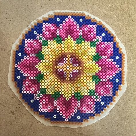 Perler Flower, Perler Pattern, Hamma Beads Ideas, Easy Perler Bead Patterns, Beaded Flowers Patterns, Flowers 3d, Fuse Bead Patterns, Beads Design, Hama Beads Design