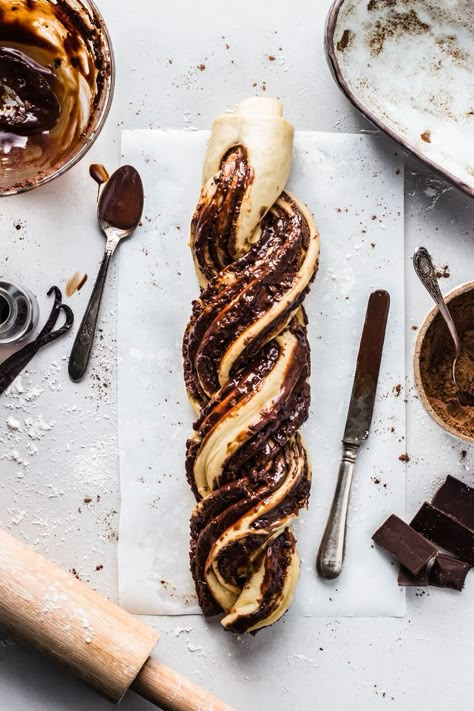 Babka Pastry Photography, Cake Boss Recipes, Bread Photography, Chocolate Photography, Food Photography Lighting, Chocolate Babka, Postre Keto, Food Photography Ideas, Food Photoshoot