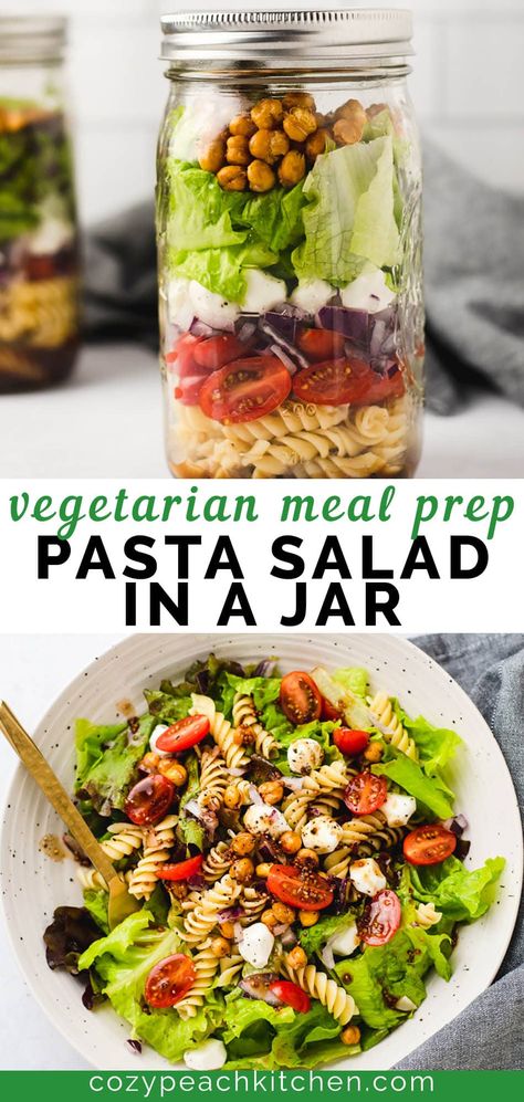 Pasta Salad In A Jar, Mason Jar Meal Prep, Veggie Meal Prep, Meal Prep Lunches, Vegetarian Pasta Salad, Salad Jar Recipe, Mozzarella Balls, Vegetarian Salad, Mason Jar Salad Recipes