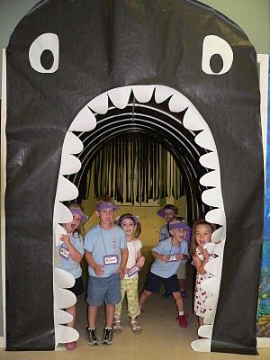 Handicamp Jonah lesson- even put an open can of sardines! Lined the inside with blue paper and put fish and seaweed inside! Weird Animals Vbs, Beach Theme Classroom, Ocean Theme Classroom, Jonah And The Whale, School Doors, Folding Origami, Under The Sea Theme, Door Decorations Classroom, Classroom Door