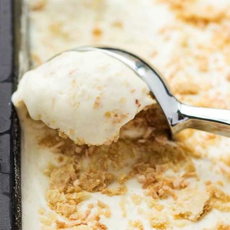 No-churn ice cream recipes are about as easy as it gets when it comes to that smooth and creamy treat. Pie Ice Cream, Store Bought Pie Crust, Homemade Vanilla Ice Cream, Frozen Dessert Recipe, Yummy Ice Cream, Homemade Ice Cream Recipes, Frozen Custard, Coconut Ice Cream, Children Party